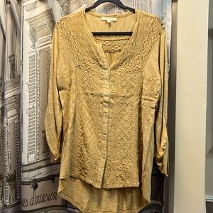 Tunic top with crochet detailing. Bohemian look/style.  Button front closure.